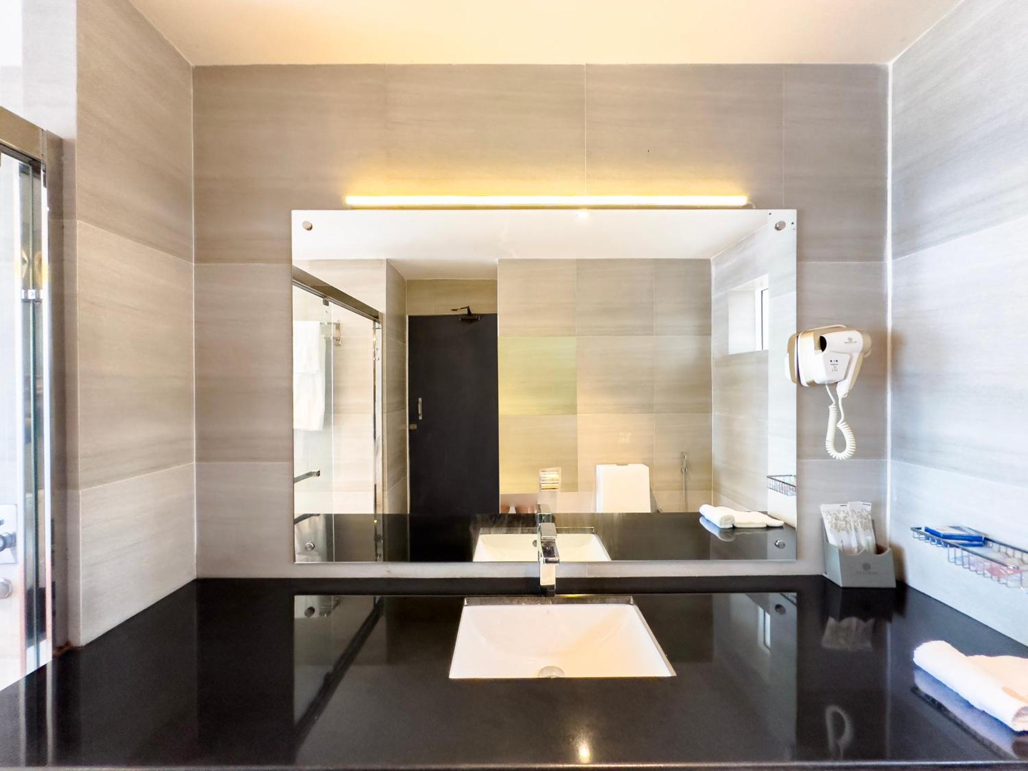 Mazarine Surf Suites Hiriketiya Dikwella Dış mekan fotoğraf